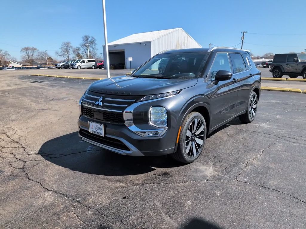 New 2026 Gray Mitsubishi SEL image 2