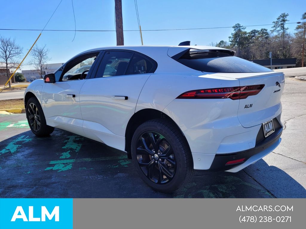 Used 2024  Jaguar HSE image 9