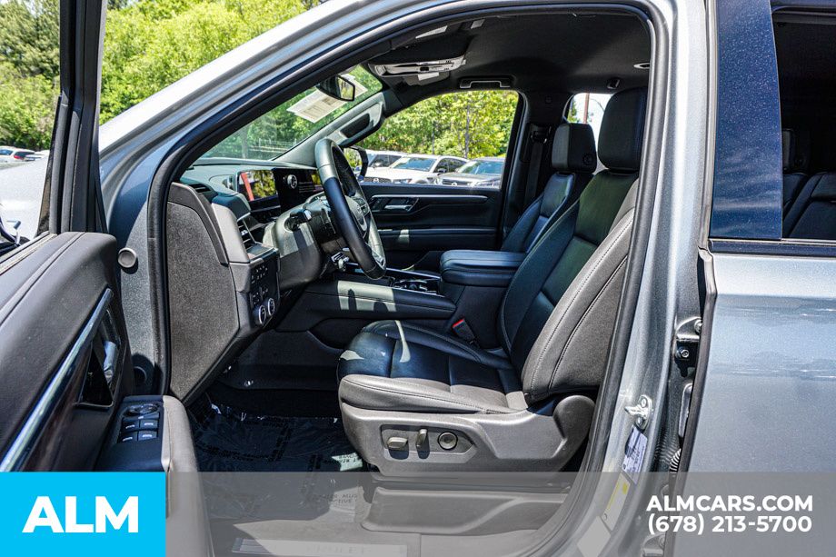 Used 2025 Gray Chevrolet Z71 image 19