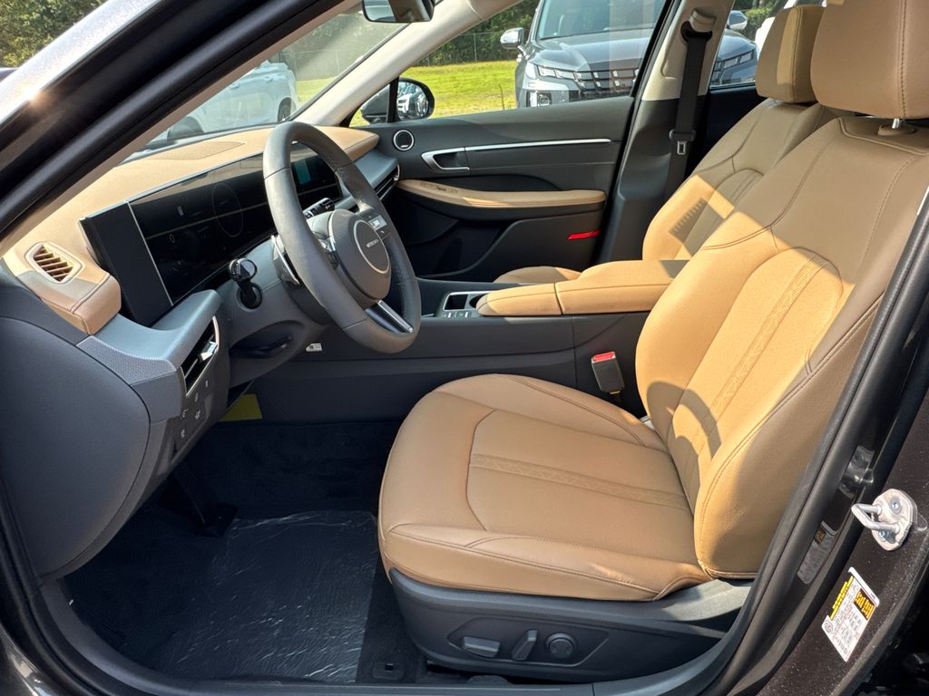 2025 Hyundai Sonata Hybrid Limited photo 9