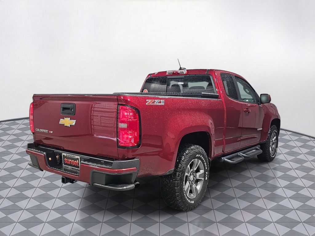 Used 2018 Red Chevrolet Z71 image 10