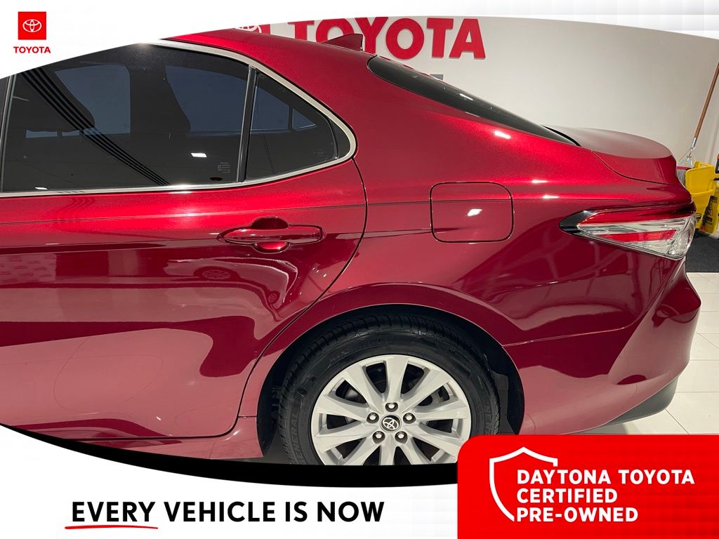 2020 Toyota Camry LE - Photo 17