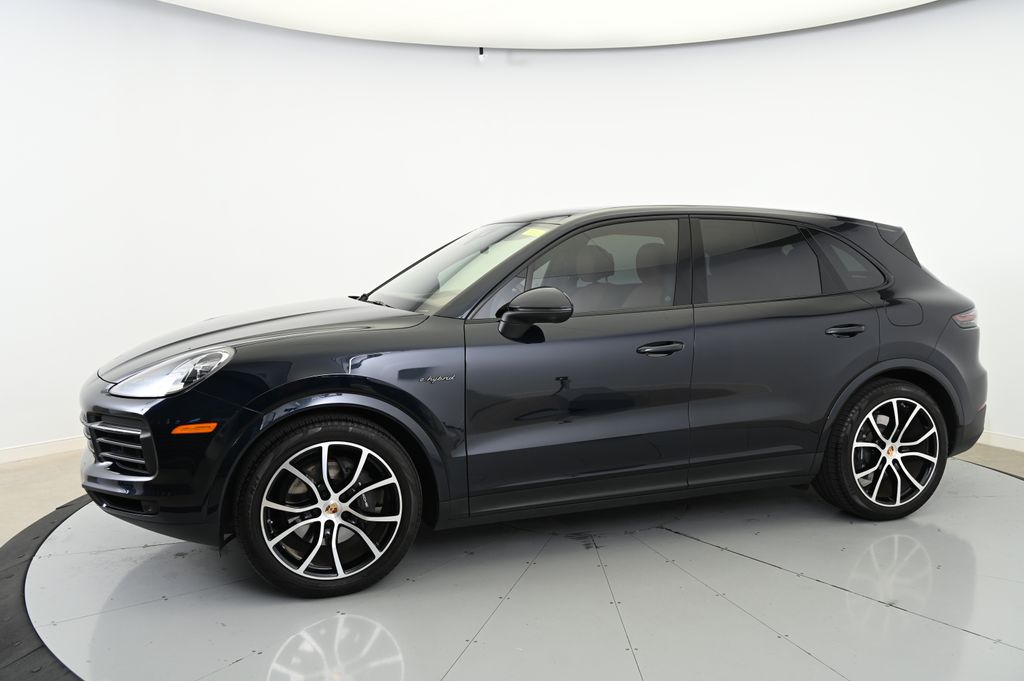 2023 Porsche Cayenne E-Hybrid -
                Beachwood, OH