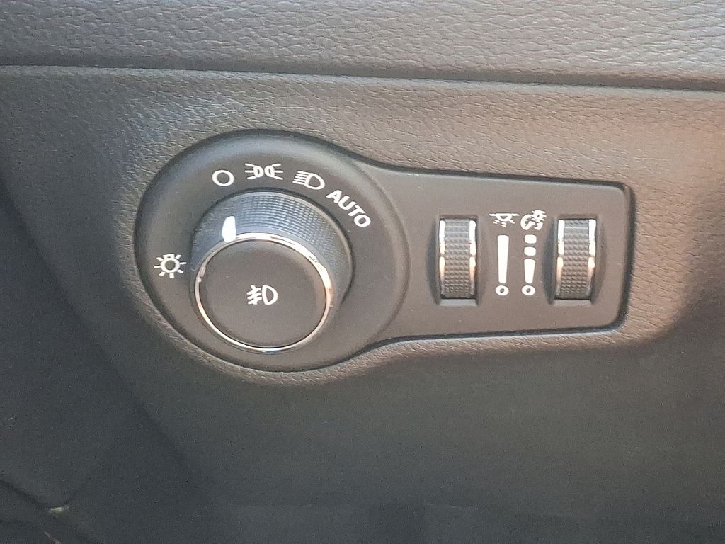 Thumbnail: 2019 Jeep Compass - 23