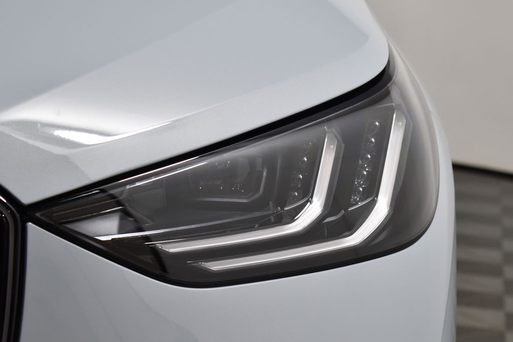 Thumbnail: 2026 BMW X3 - 11