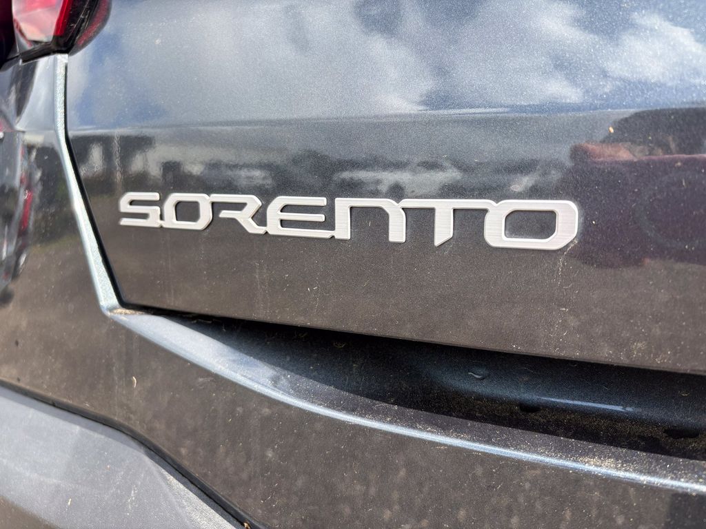 2024 Kia Sorento S - 10