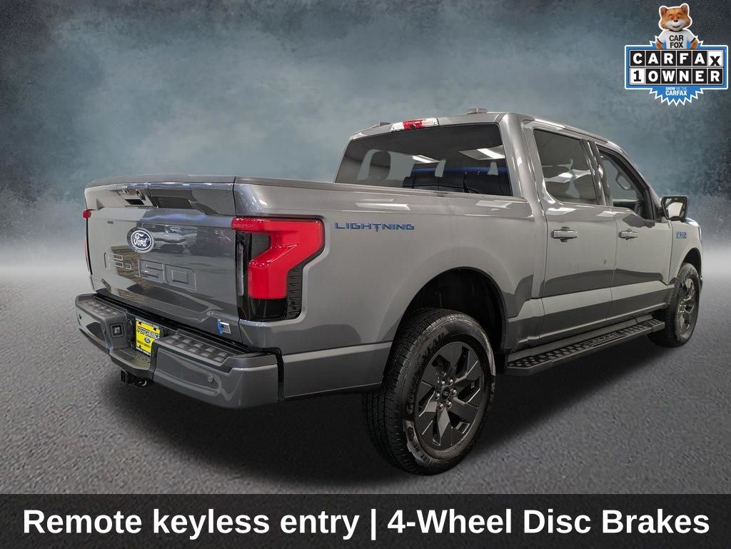 View vehicle photo 5