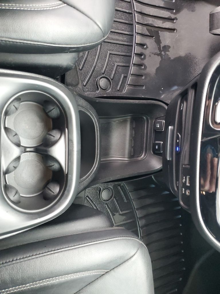 Used Car 2020 Chrysler Pacifica  Touring L Plus For Sale Under $25,000 In Austin, Texas