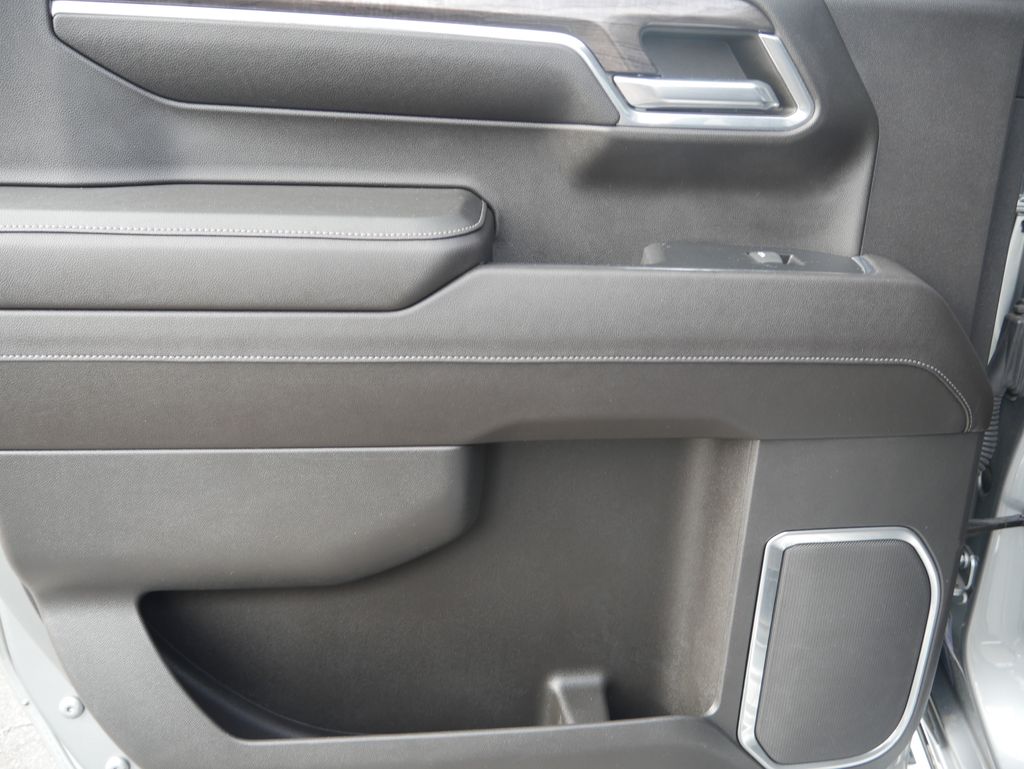 Thumbnail: 2023 Chevrolet Silverado 1500 - 21