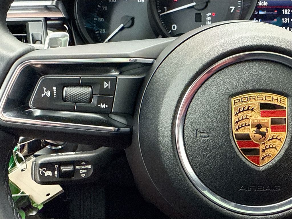 Thumbnail: 2025 Porsche Macan - 14