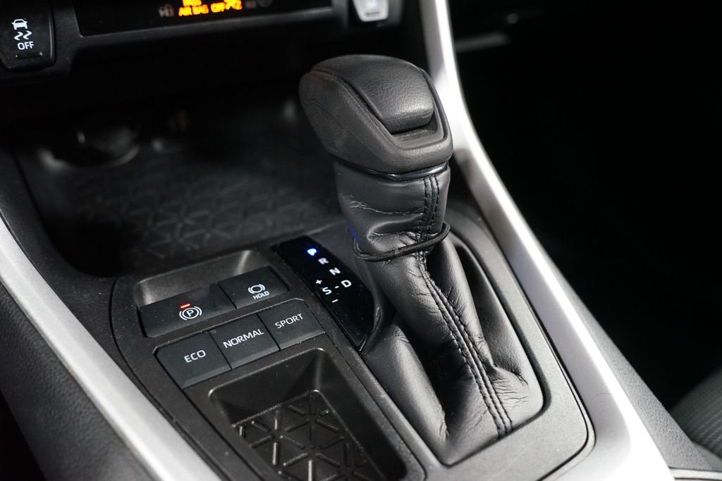 Thumbnail: 2024 Toyota RAV4 - 21