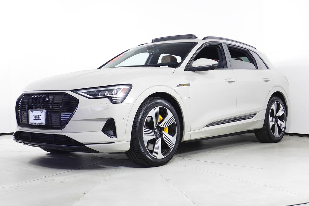 Thumbnail: 2022 Audi e-tron - 2