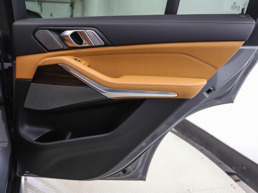 Thumbnail: 2026 BMW X5 - 25