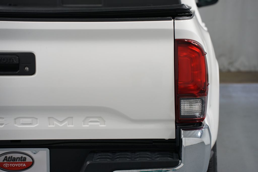 Thumbnail: 2022 Toyota Tacoma - 10