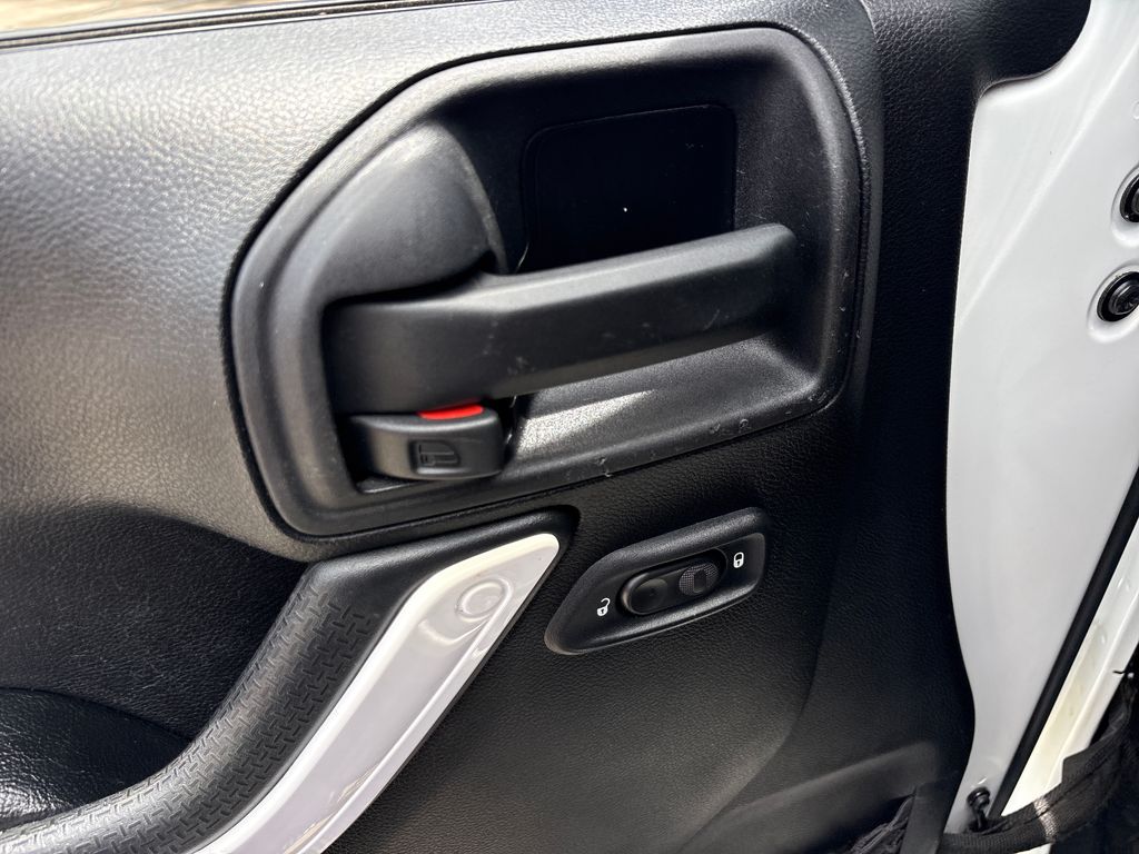 Used 2016 White Jeep Sport image 16