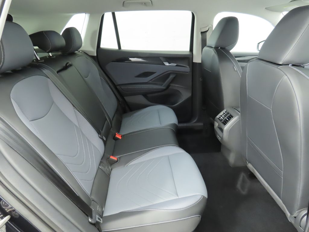 2025 Volkswagen Tiguan 2.0T 23