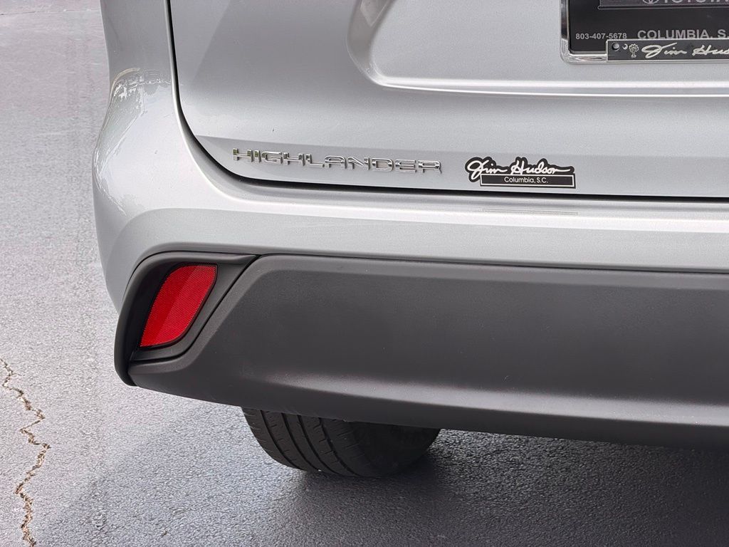 2021 Toyota Highlander L Celestial Silver Metallic - Jim Hudson Acura - Image 14