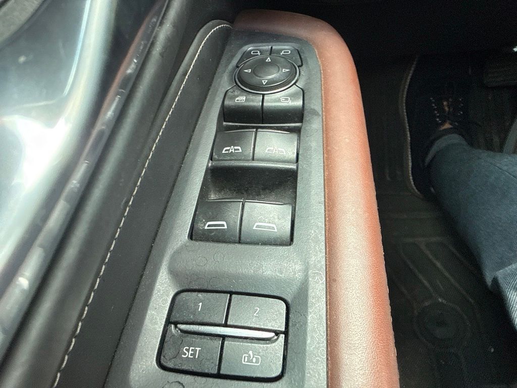 2023 White Frost Tricoat GMC Yukon Denali Ultimate 4X4 SUV