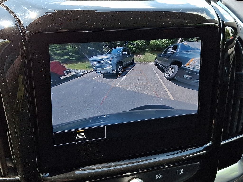 Thumbnail: 2023 Chevrolet Traverse - 19