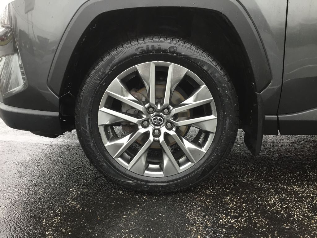 Thumbnail: 2020 Toyota RAV4 - 9