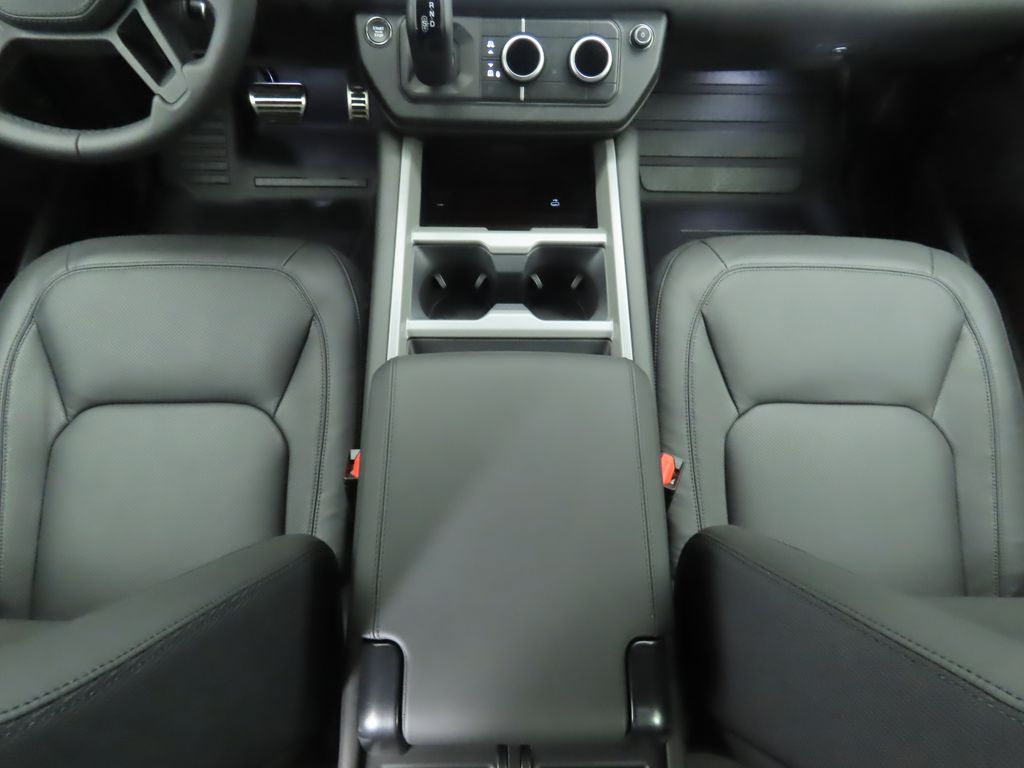 2025 Land Rover Defender 130 18