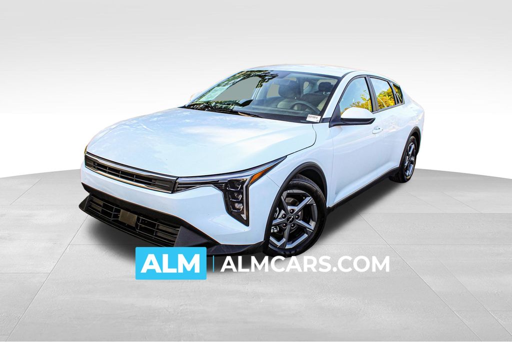 Snow White Pearl 2025 Kia K4 LXS FWD Sedan Front-Wheel Drive Continuously Variable Transmission