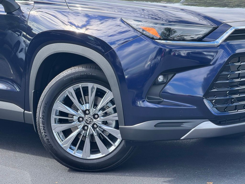 2026 Toyota Grand Highlander Platinum photo 3