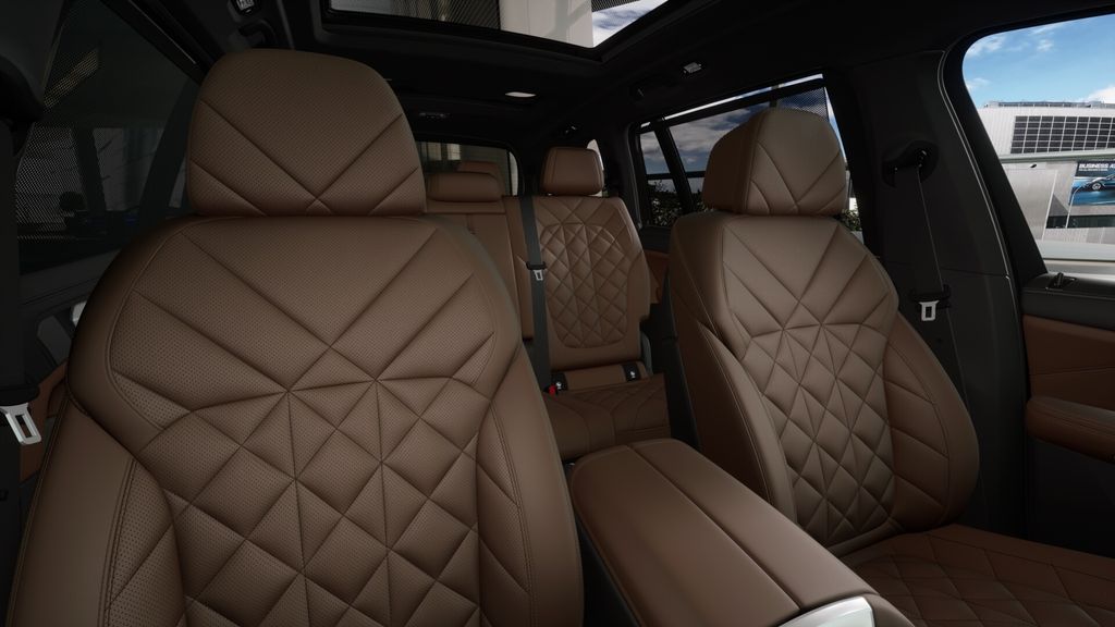 Thumbnail: 2026 BMW X7 - 11