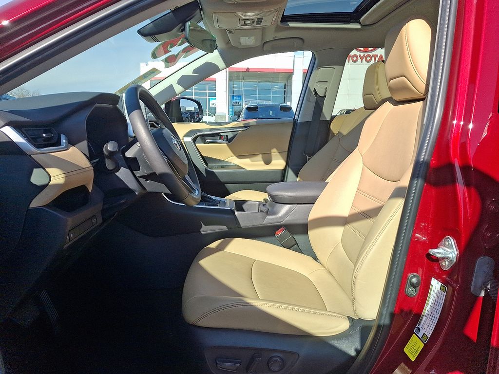 Thumbnail: 2023 Toyota RAV4 - 14