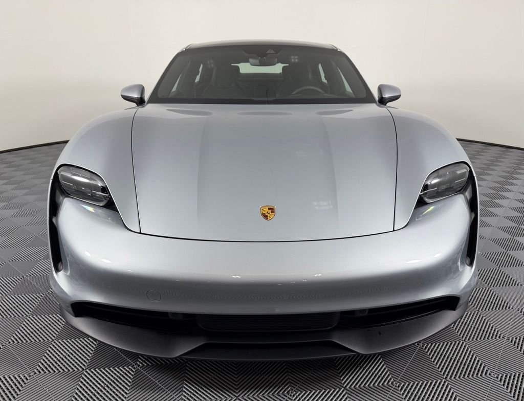 Thumbnail: 2022 Porsche Taycan - 8