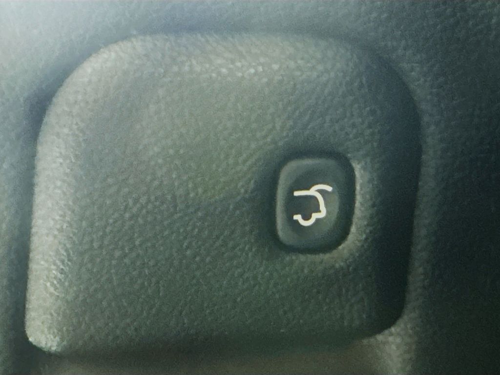 Used Car 2020 Jeep Grand Cherokee  Overland For Sale Under $25,000 In Austin, Texas