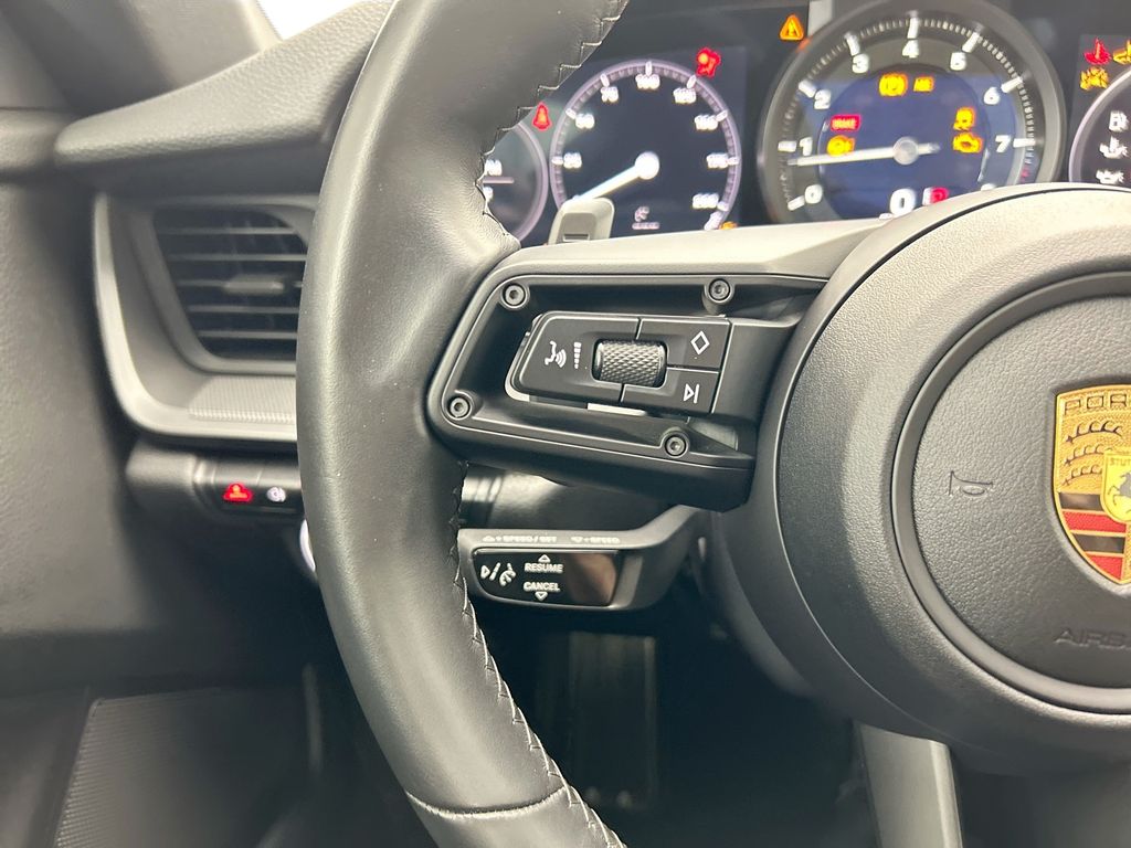 Thumbnail: 2022 Porsche 911 - 11