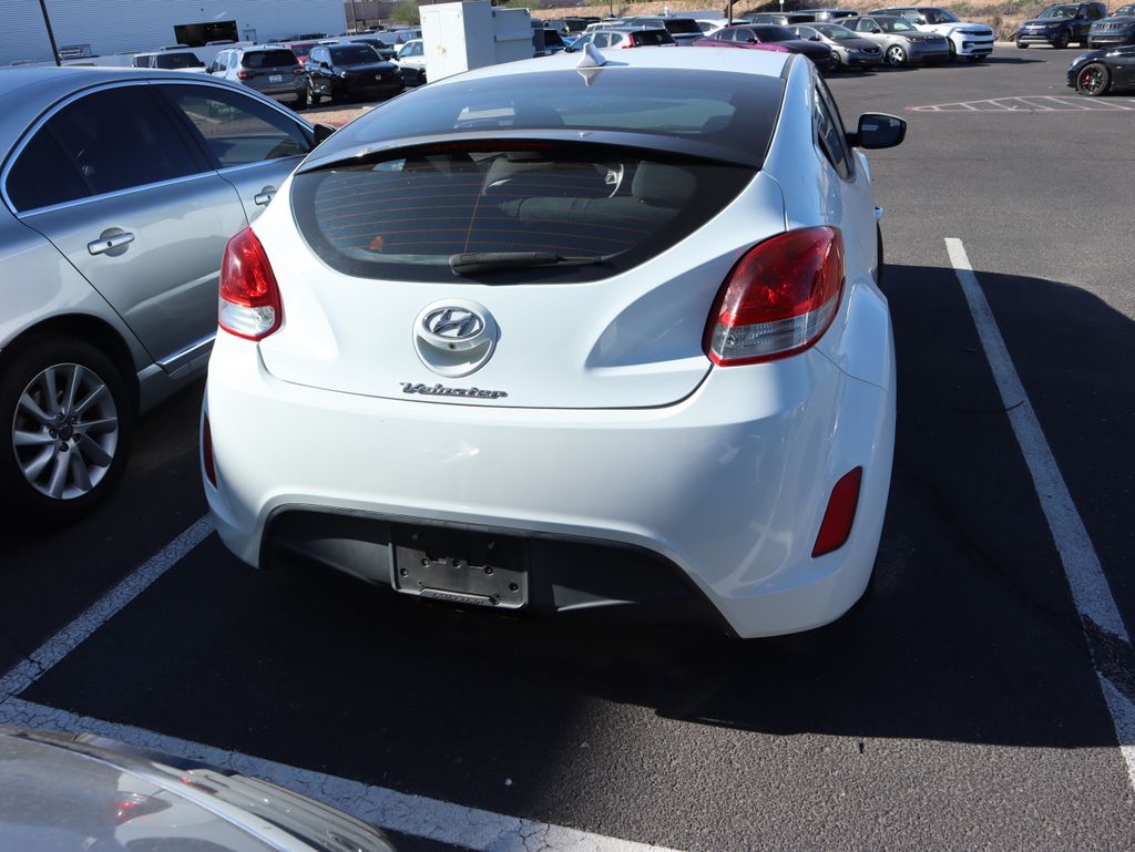 Thumbnail: 2016 Hyundai Veloster - 4