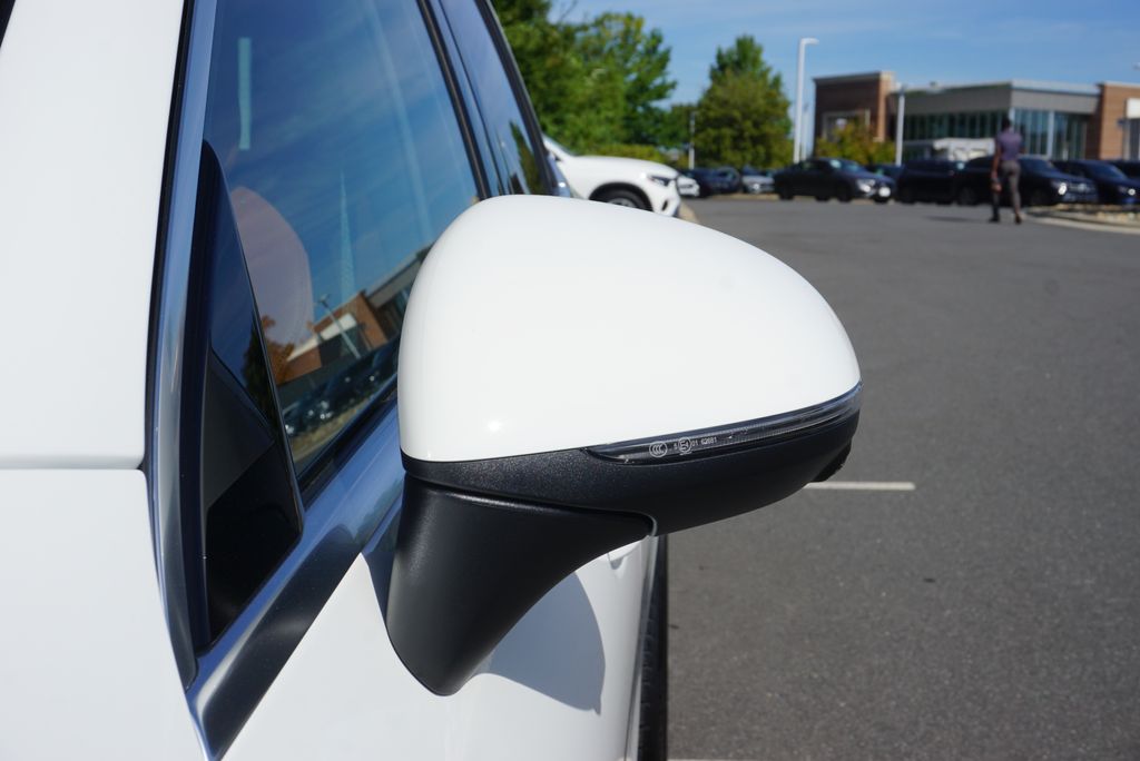 Thumbnail: 2026 Mercedes-Benz GLC - 12