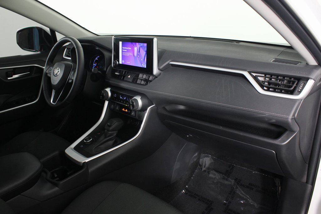 2024 Toyota RAV4 XLE 9