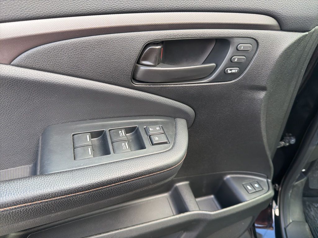 Thumbnail: 2023 Honda Passport - 28