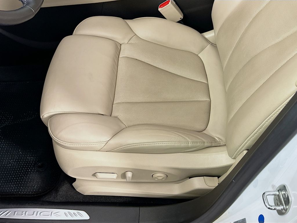 Thumbnail: 2019 Buick Envision - 19