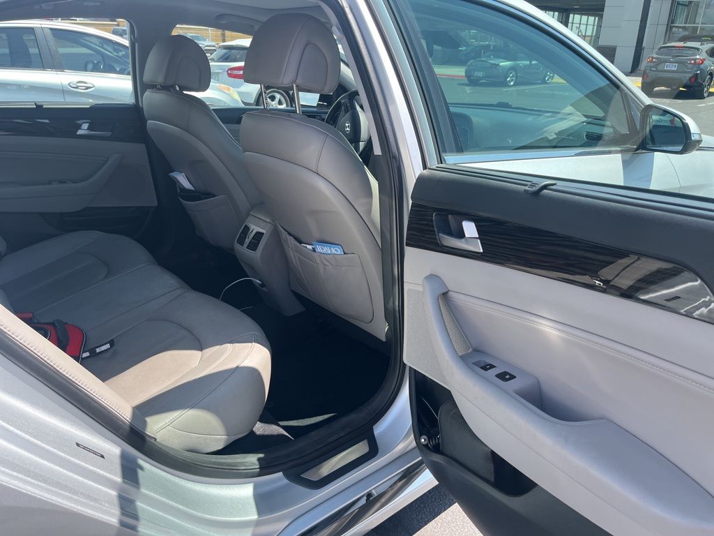 2016 Hyundai Sonata Limited 10