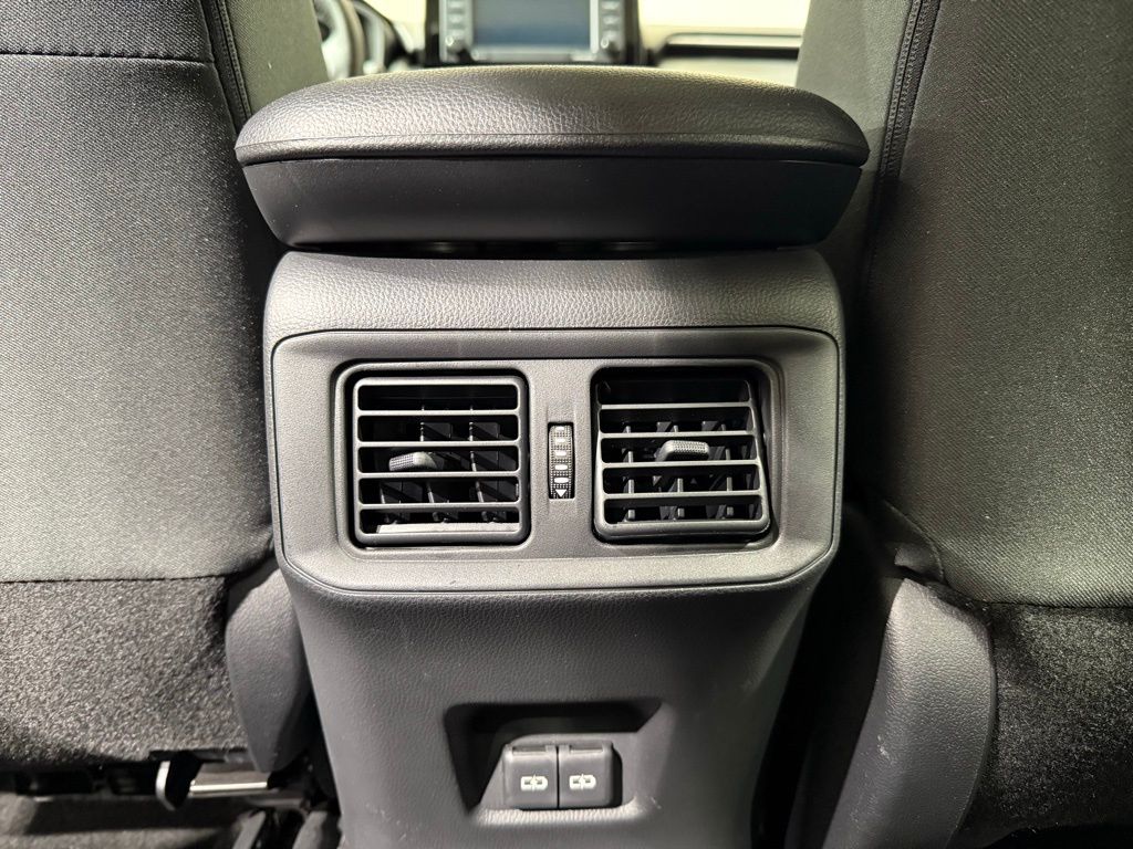 Thumbnail: 2022 Toyota RAV4 - 22