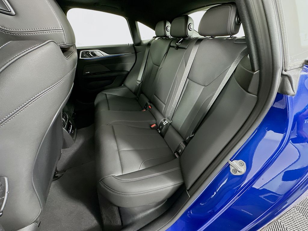 Thumbnail: 2026 BMW i4 - 17