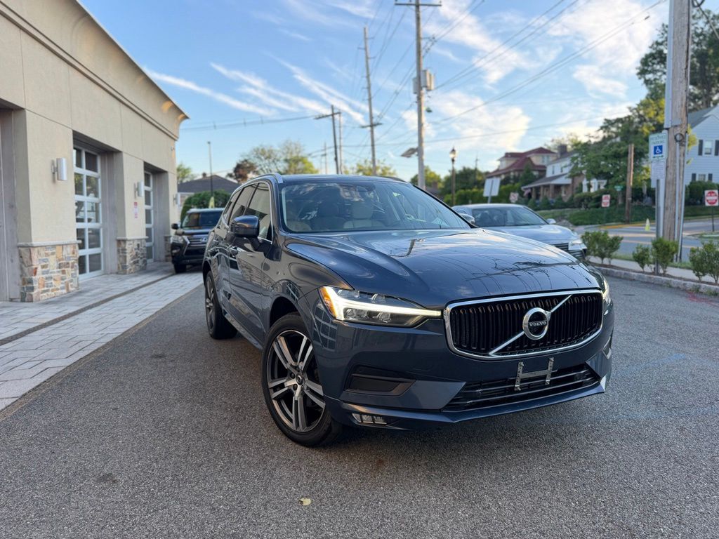  2021 Volvo XC60 T5 Momentum AWD   
