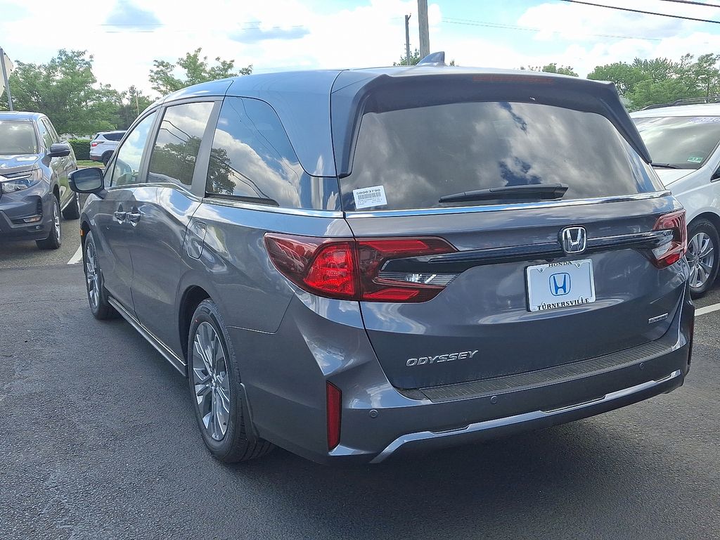 2025 Honda Odyssey Touring 3