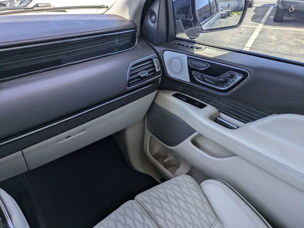 2022 Lincoln Navigator Black Label L