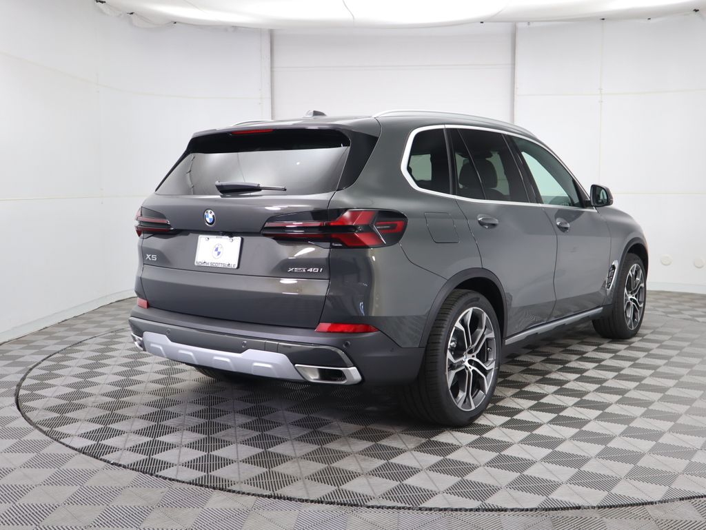 Used 2026 Gray BMW xDrive40i image 5