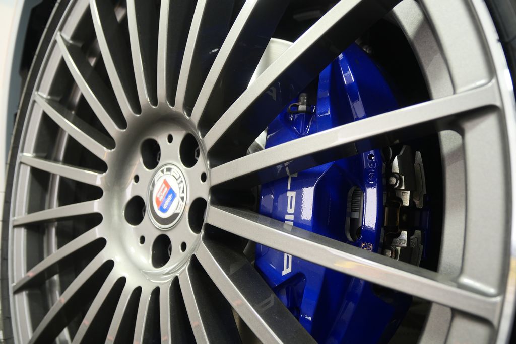 2026 BMW X7 Alpina XB7 8