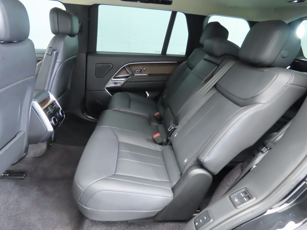 Thumbnail: 2023 Land Rover Range Rover - 21
