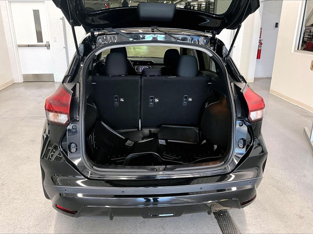 2022 Nissan Kicks — photo 34