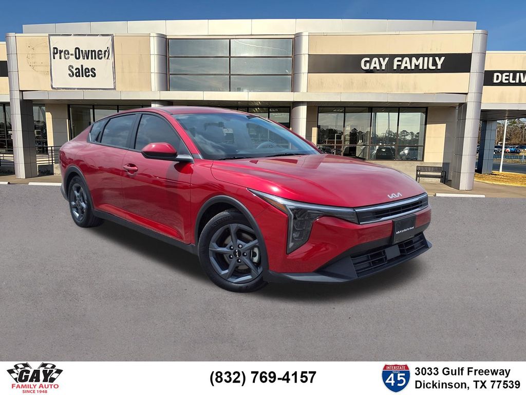 Currant Red 2026 Kia K4 Sedan Front-Wheel Drive Continuously Variable Transmission
