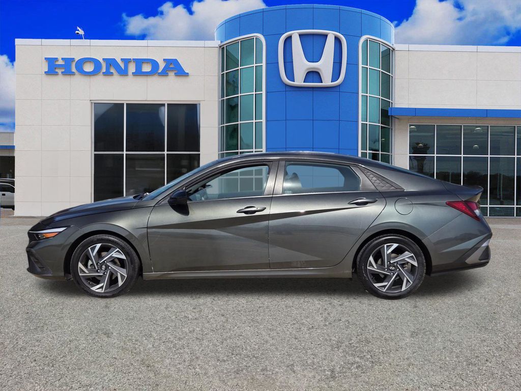 Used 2025 Hyundai Elantra Sedan