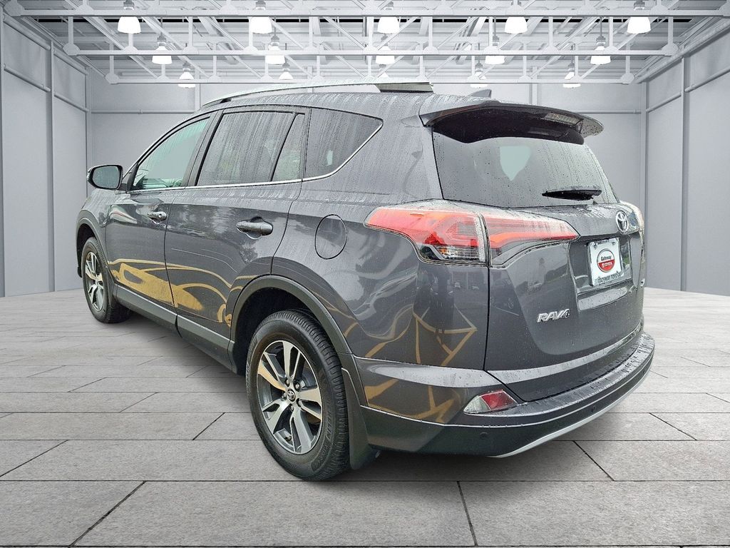 Thumbnail: 2018 Toyota RAV4 - 6